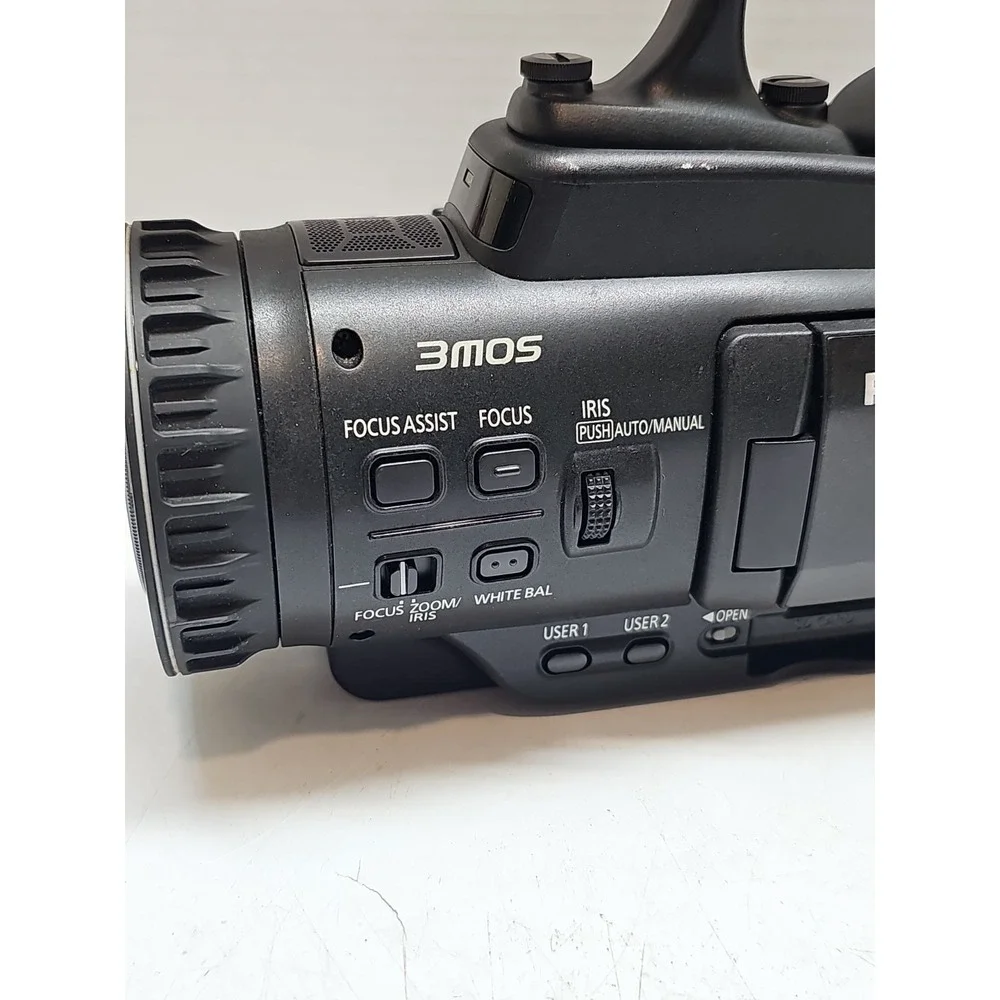 Panasonic AG-HMC40P AVCCAM Professional HD Camcorder (FOR PARTS OR REPAIR)